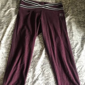 VS Cropped Capri Leggings